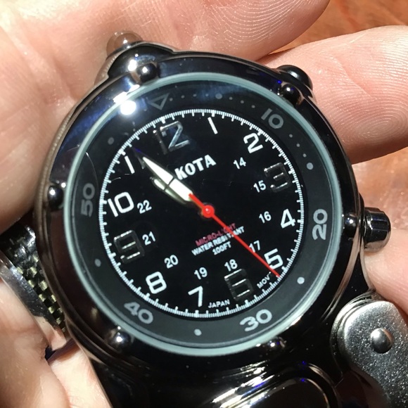 Dakota Clip Watch w/Microlight - Picture 5 of 8